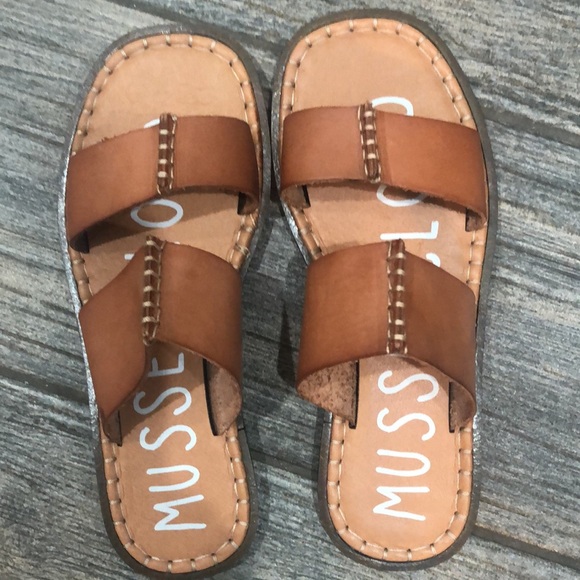 Musse & Cloud Leslie sandal fits like a US 6.5-7 - Picture 3 of 3